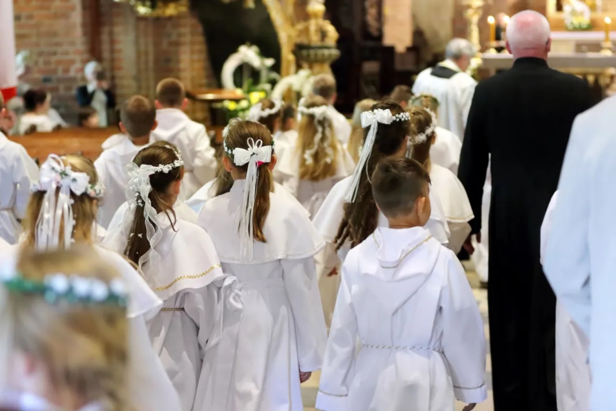 Najpiękniejsze życzenia na komunię, które wzruszą każdego dziecka
